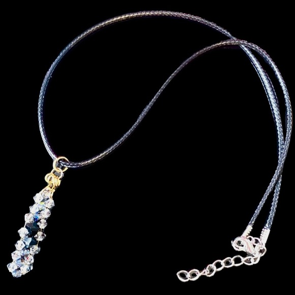 Genuine Swarovski crystals pendant on Cord necklace - Picture 5 of 8